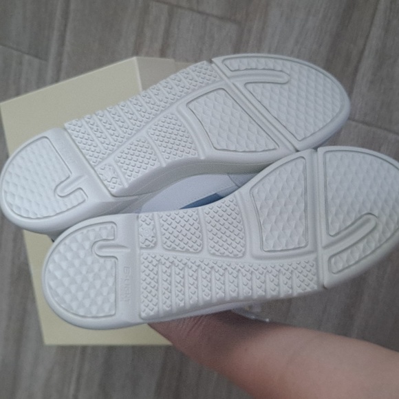 NIB Axel Arigato sneakers - Picture 8 of 16